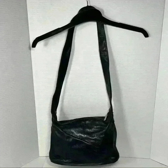 PERLINA NY GENUINE LEATHER Black Crossbody Organizer Shoulder Bag Contemprorary - Picture 1 of 13